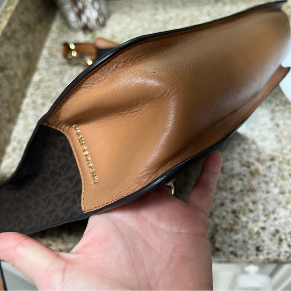 Michael Kors Sullivan Large North/South Messenger with dustbag - Picture 6 of 14